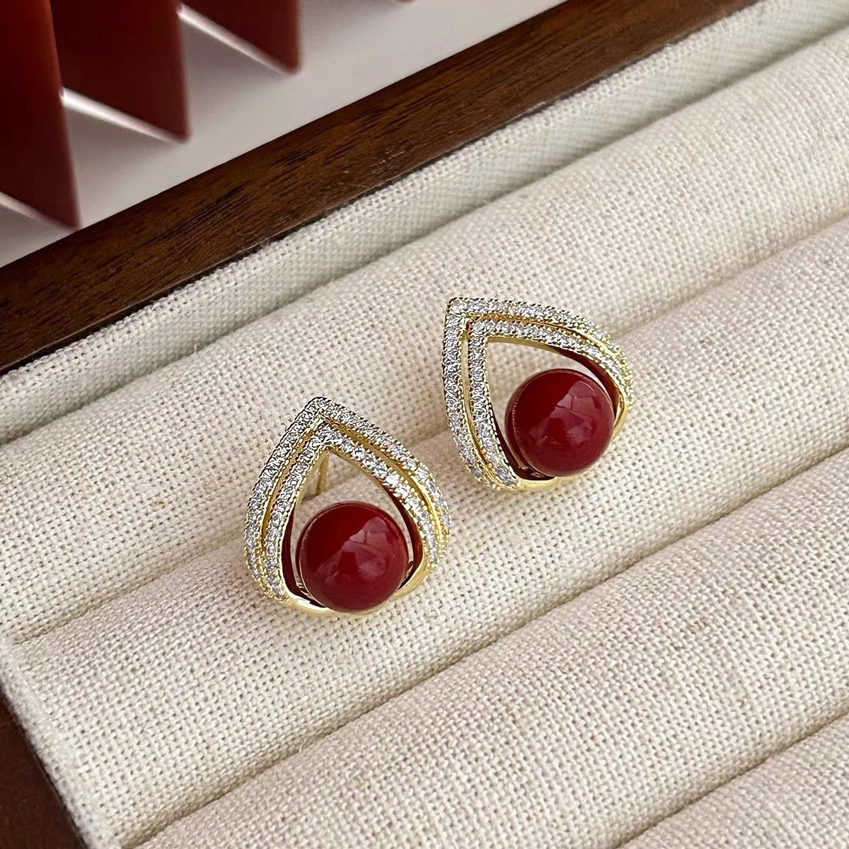 925 เงินแท้ ต่างหูมุกสีแดงไวน์ - Pearl Stud Earrings บทวิจารณ์และราคา
